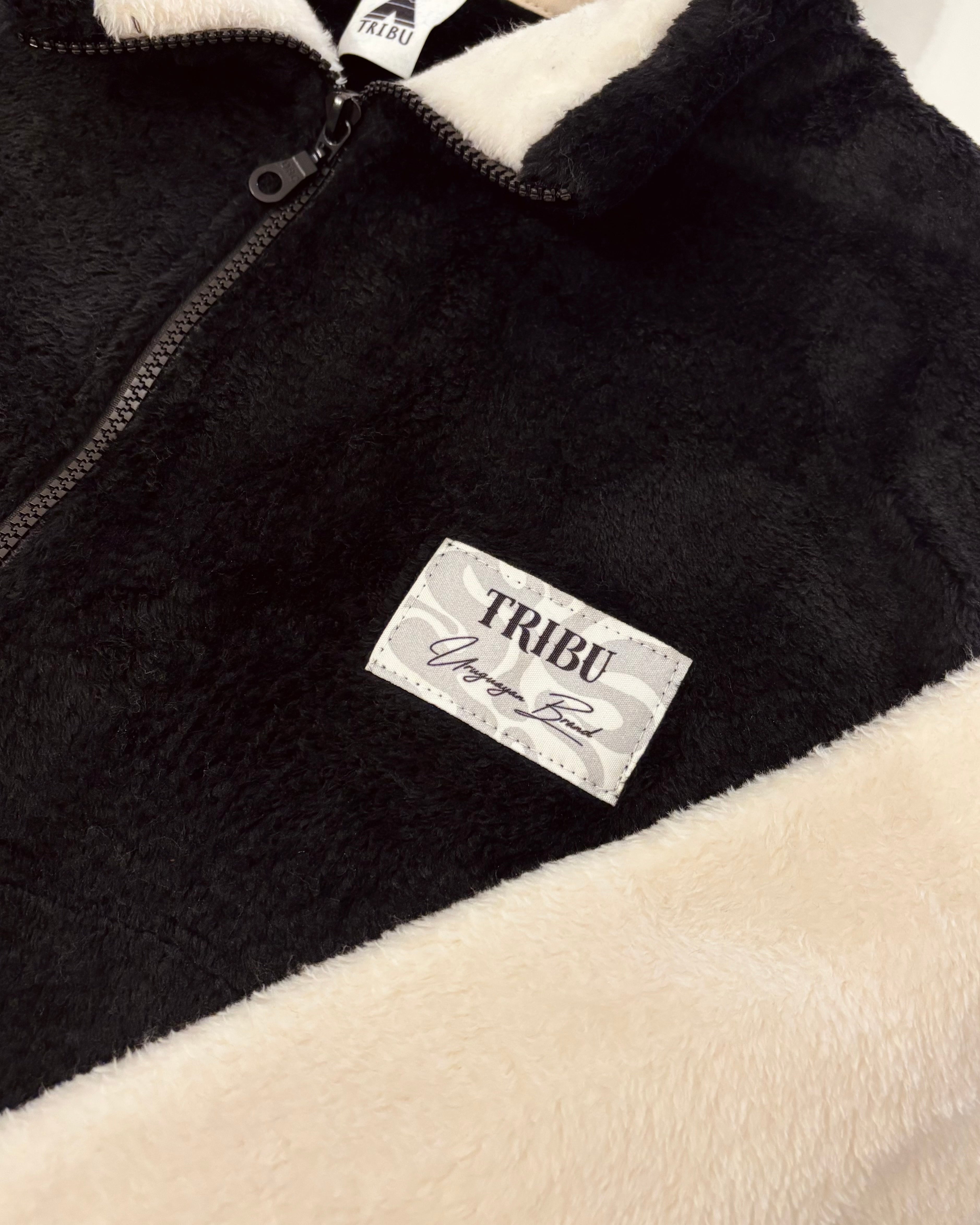 Campera peluche negra