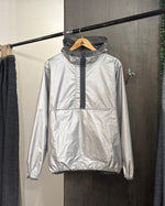 Rompeviento gris impermeable y térmico