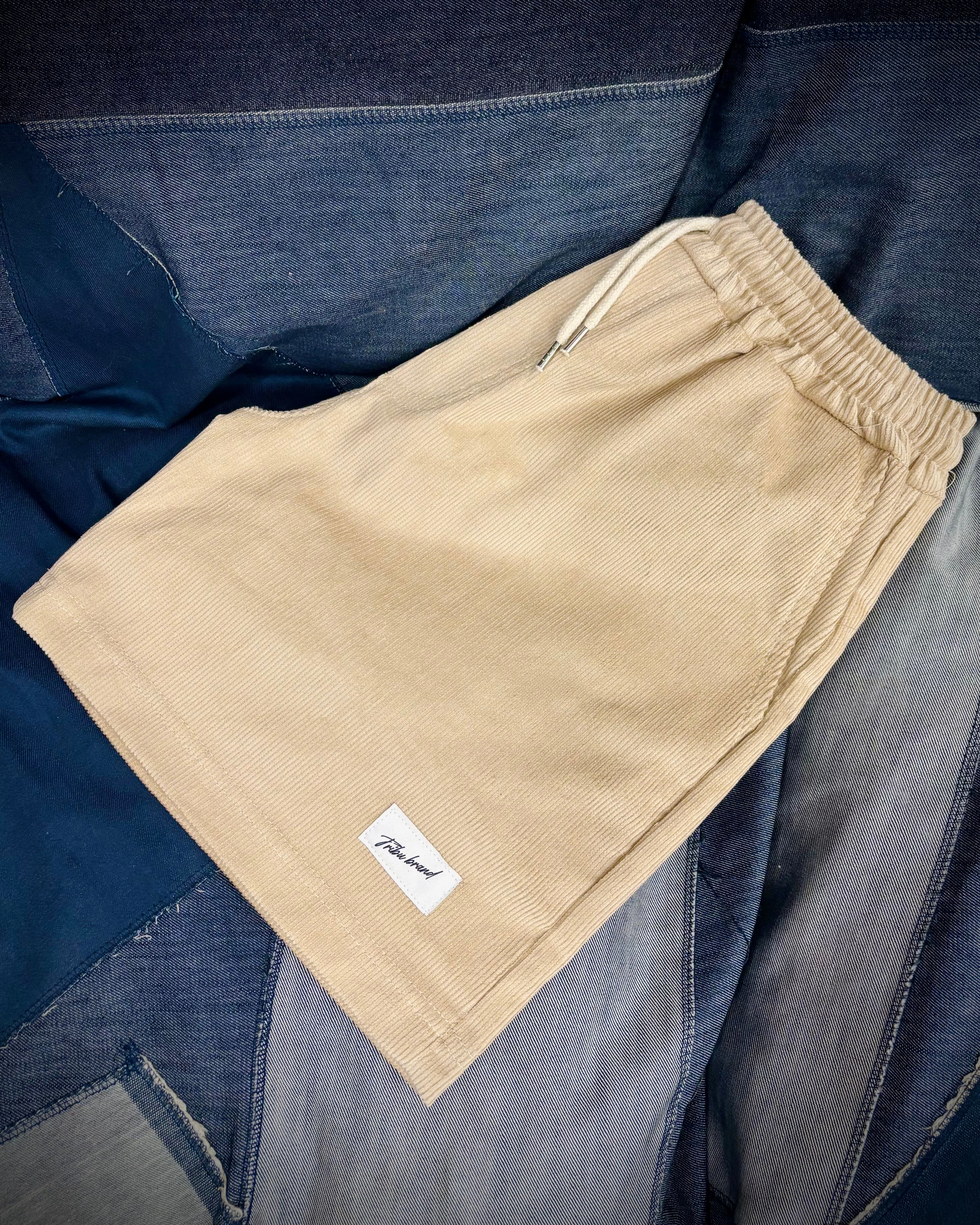 Short de pana crema