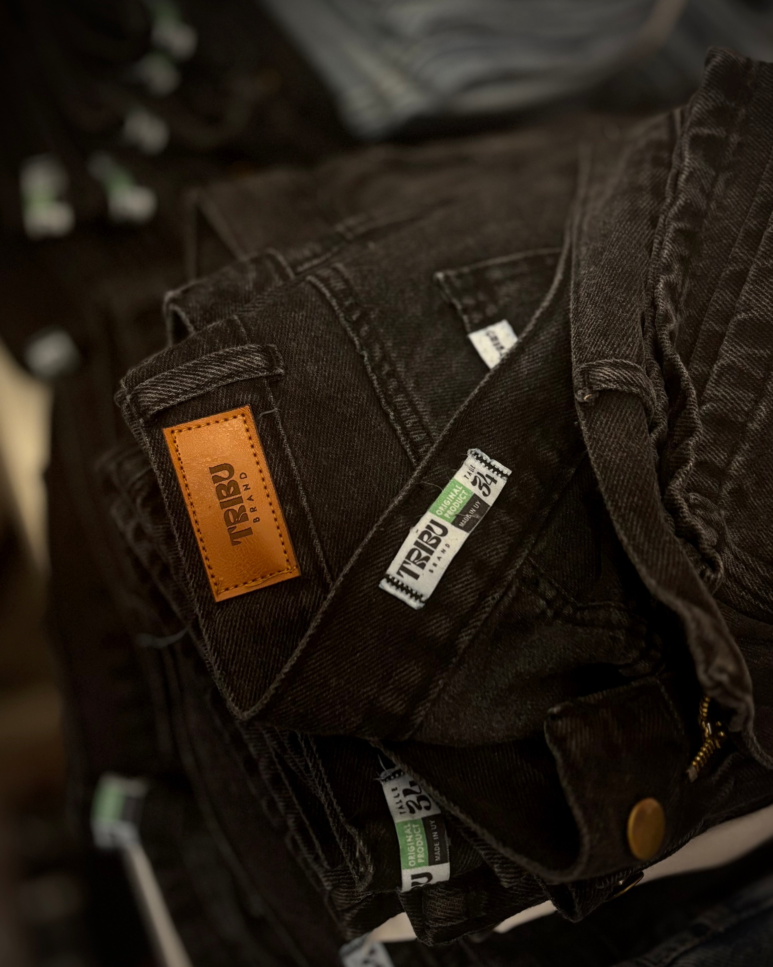 Jean negro baggy semi-over.